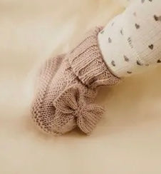 Lil’ Atelier - Babyfutter med Sløjfe - Strik - Shadow Grey